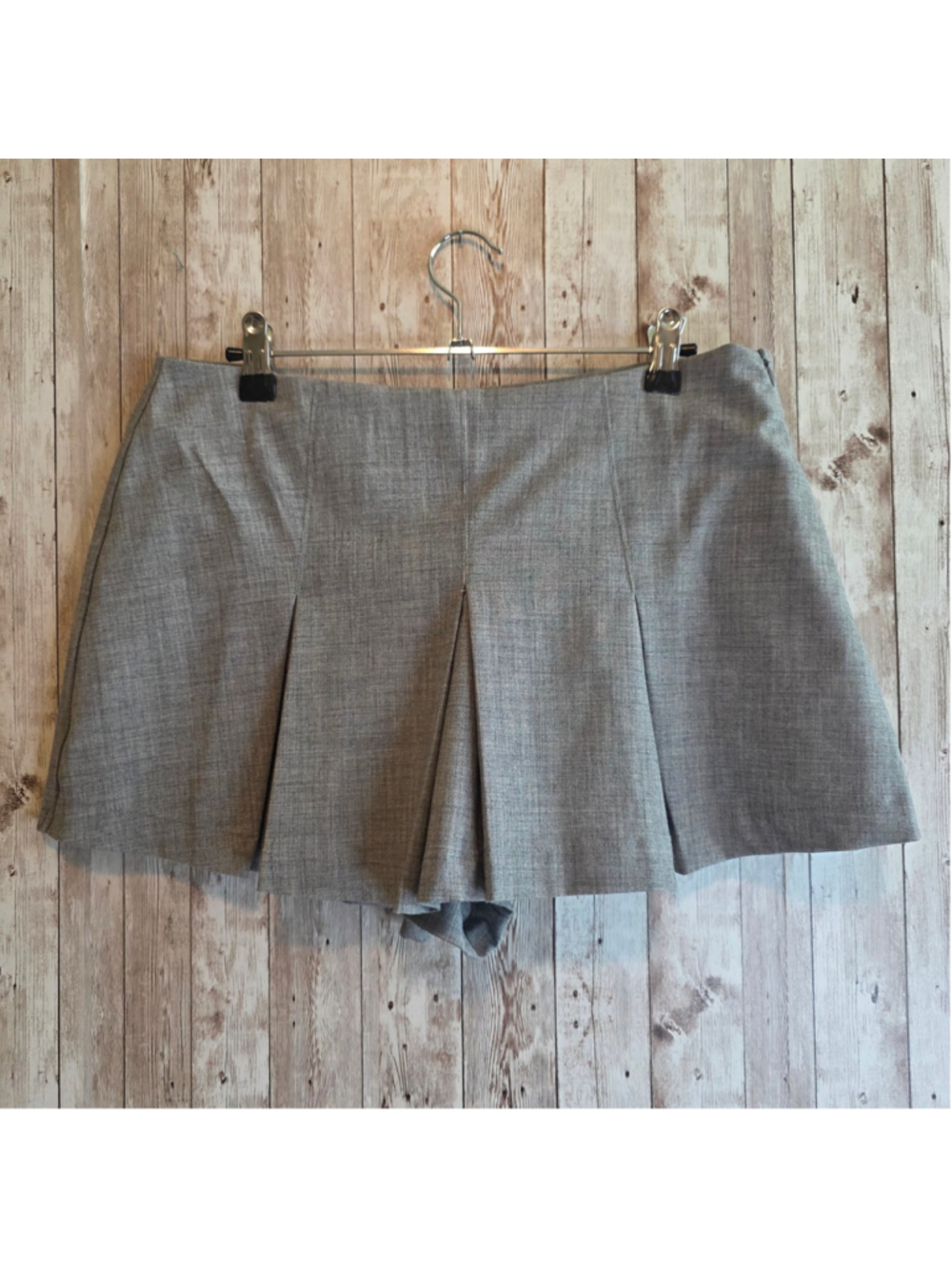 Big girls Angel Kiss Grey Pleated Skort Size L
